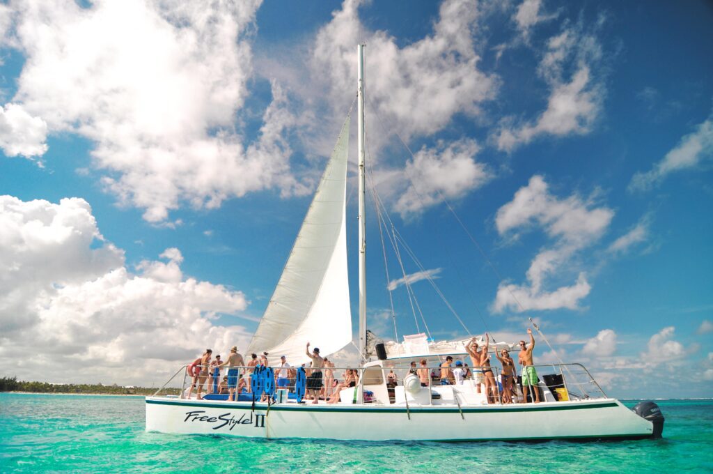 catamaran-ocean-adventure